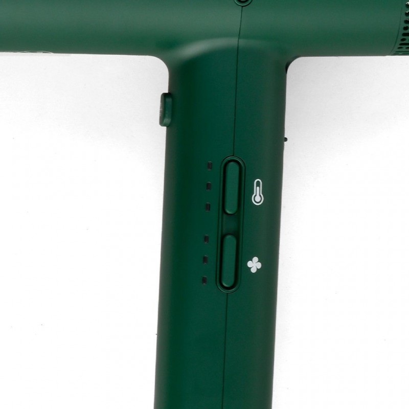 Uscător de păr profesional Rohnson R692, 2000W, Ionizare, motor BLDC, 3 setari de temperatura, 3 viteze,microfiltru detasabil ,68db Uscător de păr profesional Rohnson R692, 2000W, Ionizare, motor BLDC, 3 setari de temperatura, 3 viteze,microfiltru detasabil ,68db